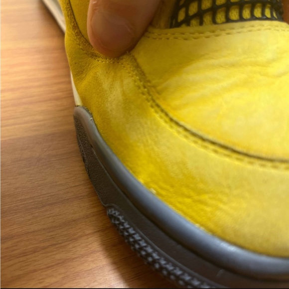 Jordan 4 Lightning - Picture 8 of 9